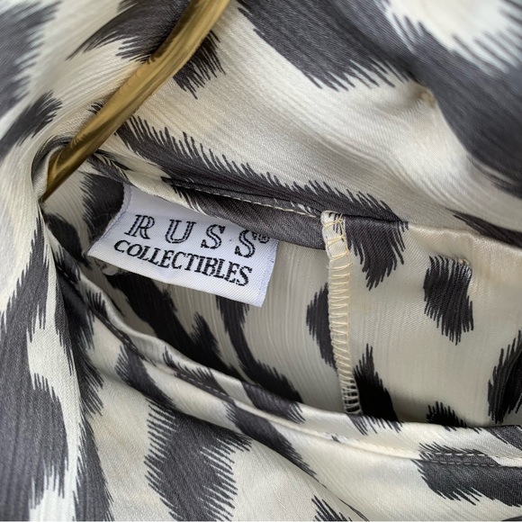 Vintage 80’s shoulder padded drape neck long sleeve blouse. - Picture 8 of 11